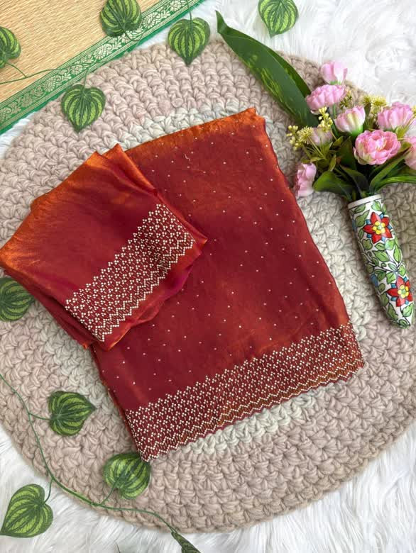 Soft nd Elegant Rich look two ton shade fendy Sartin saree
