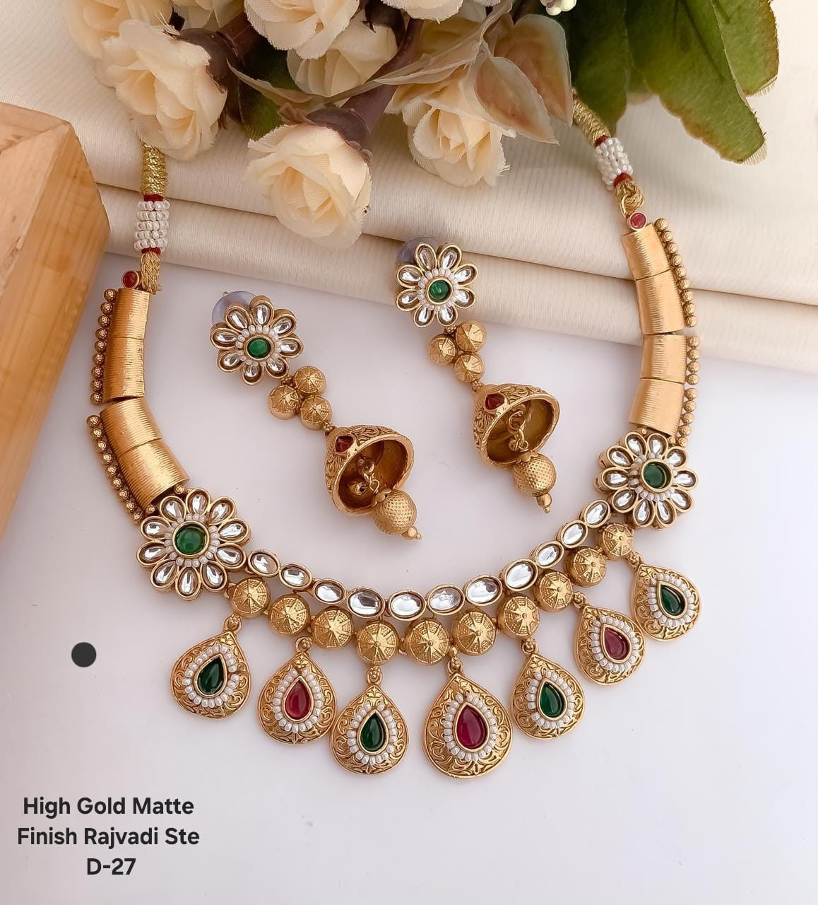 Premium gold necklace set