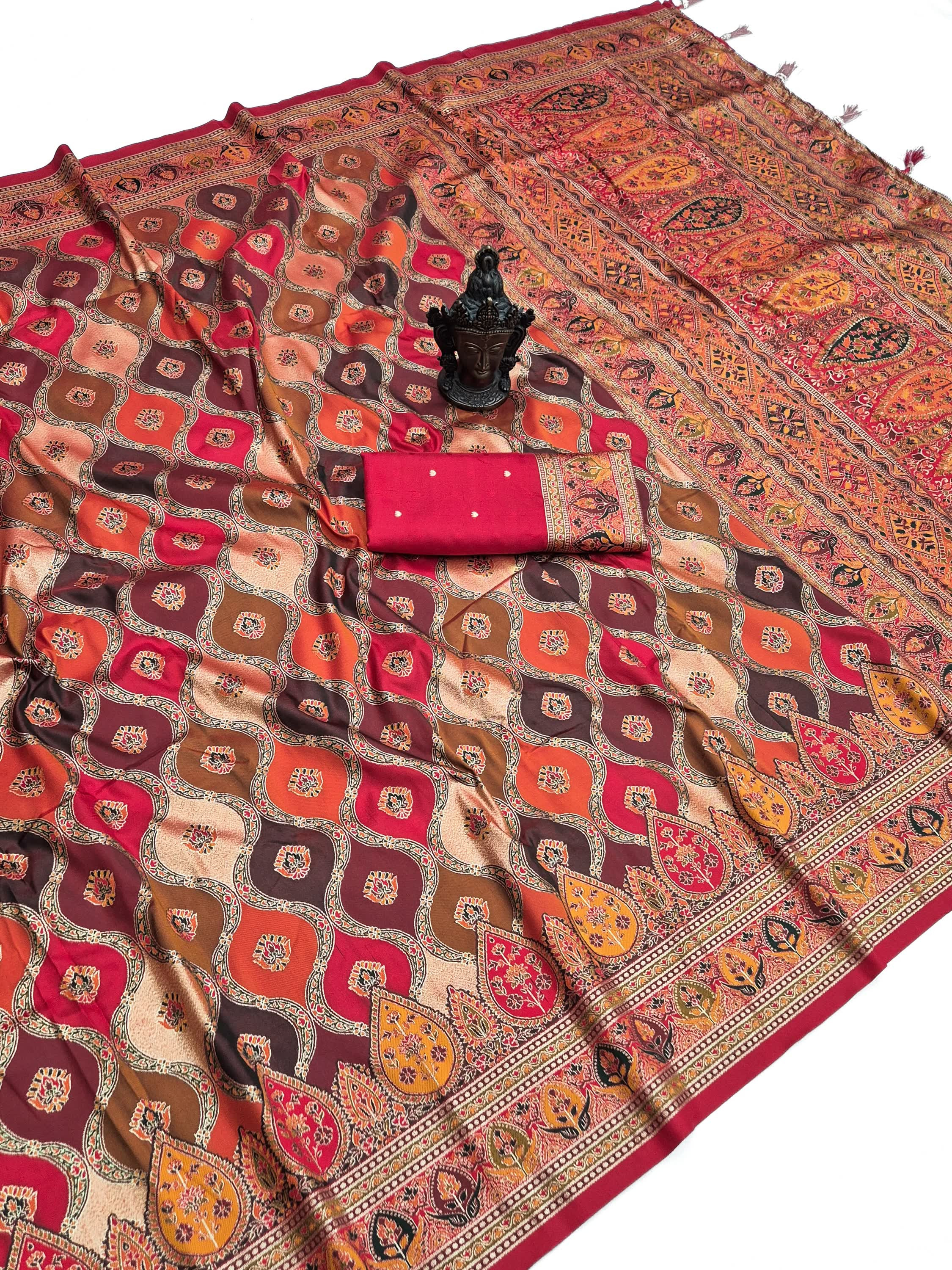 Banarasi Silk Saree self-weaving design all over crafted with rich zari-woven pallu