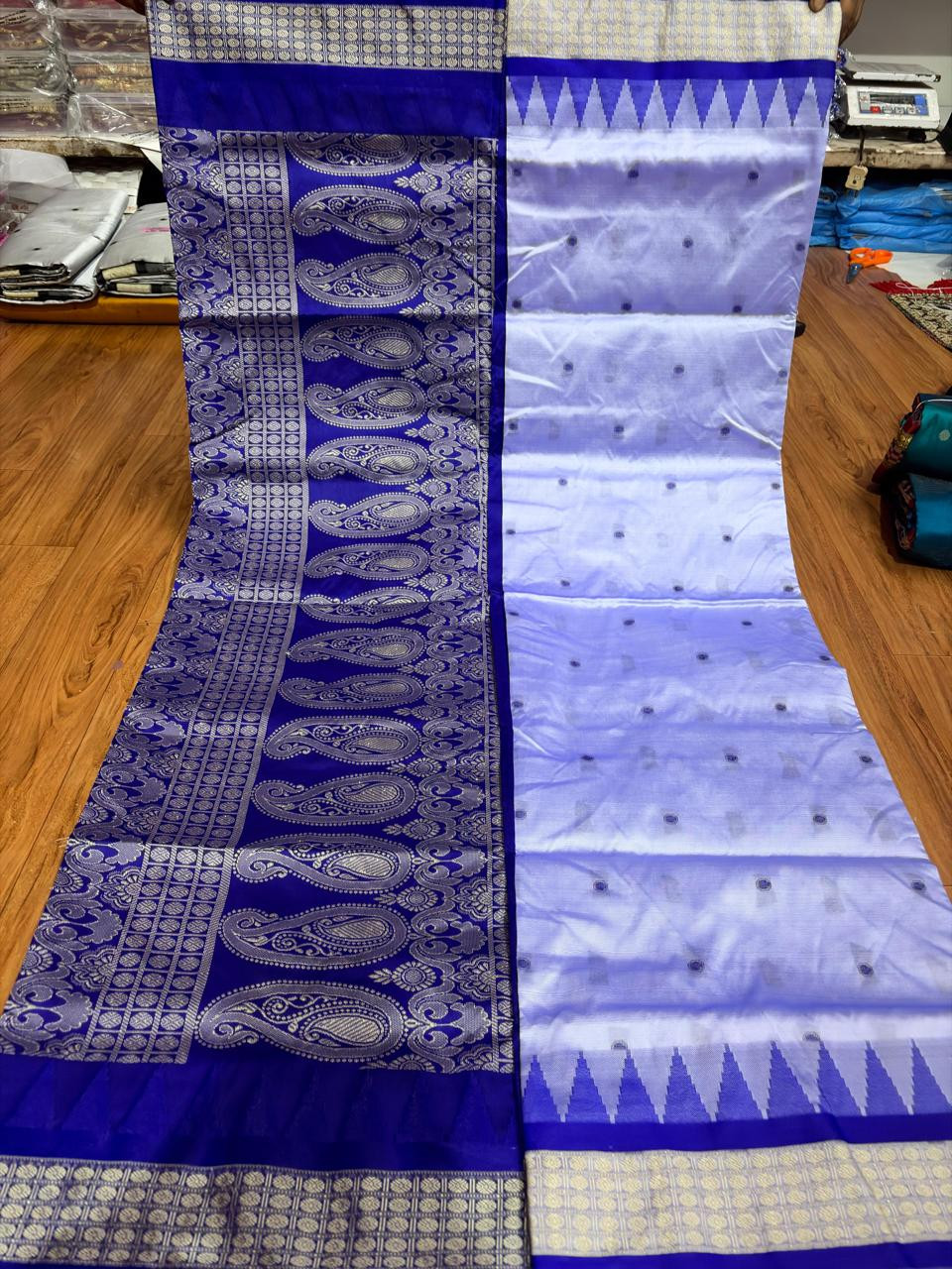 Papasilk saree with contrast blouse piece