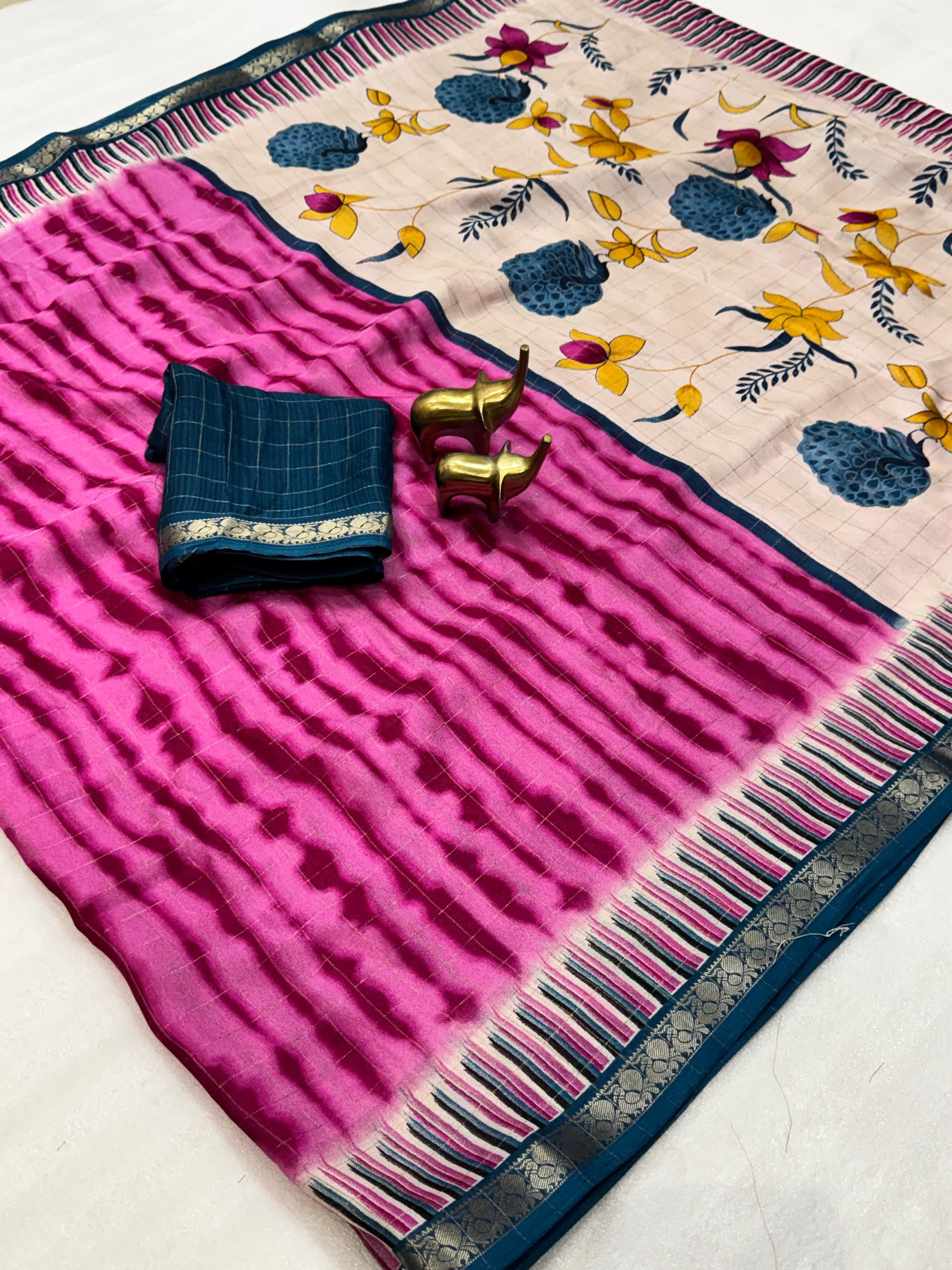 Soft Massmello self jequred with zari weaving chex saree