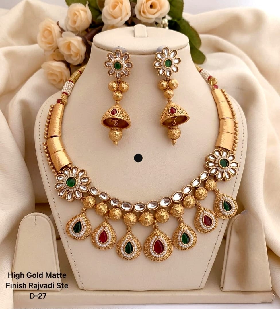 Premium gold necklace set