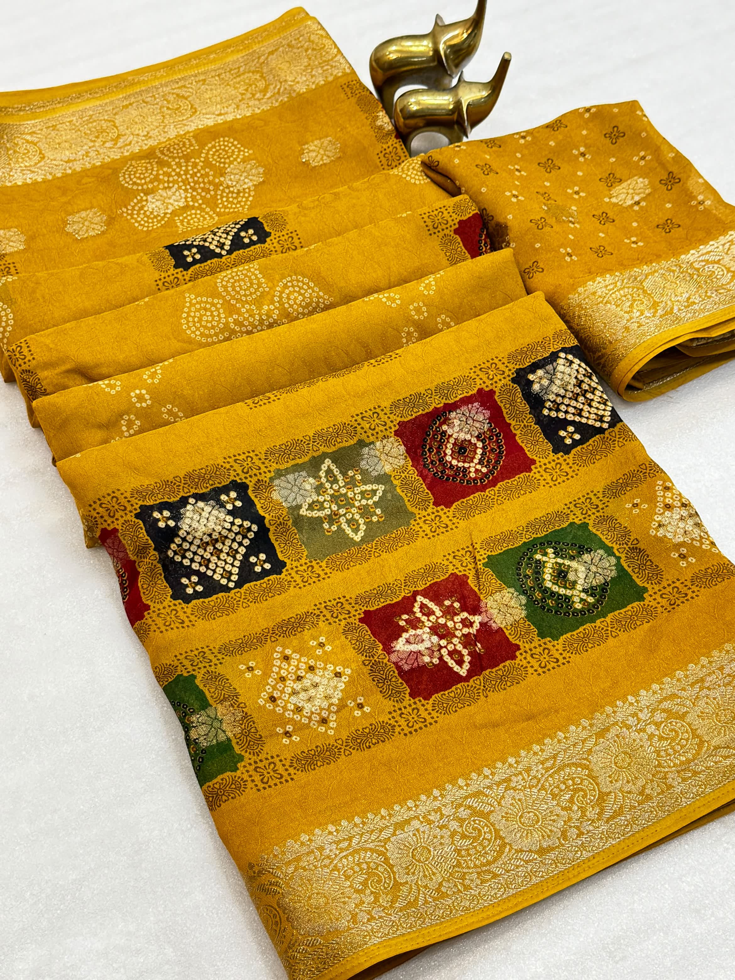 Soft Massmello Jequared saree  with beautiful Bandhani print